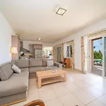 Estiasi By